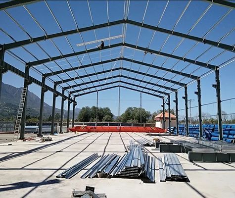 Κεραμική οροφή από κυματοειδή χάλυβα Προσυσκευασμένη αποθήκη με σάντουιτς για κατηγορία Q235B Q355B